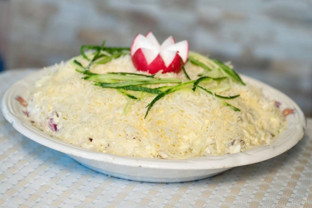 Salad with canned cod caviar