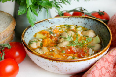 Canned mushroom soup with pearl barley