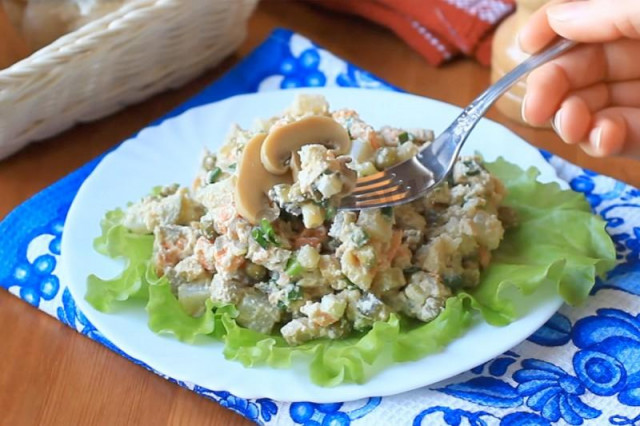 Olivier salad with lean mushrooms