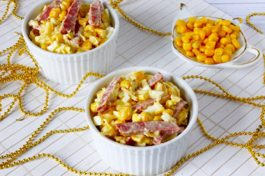 Salad with semi-smoked sausage and corn