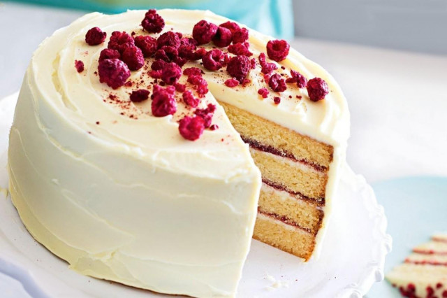 Raspberry sponge cake