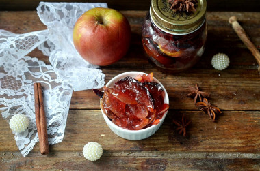 Plum and apple jam for winter