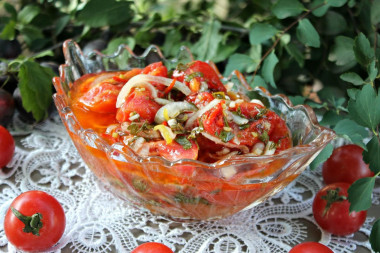 Mother-in-law's tongue salad with tomatoes for winter