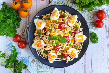 Simple salad with egg and cheese