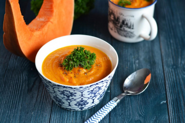 Pumpkin soup with ginger