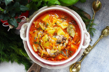 Sprat soup in tomato with vermicelli