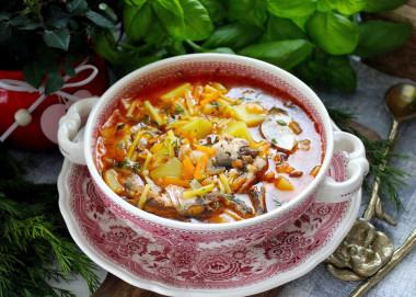 Sprat soup in tomato with vermicelli