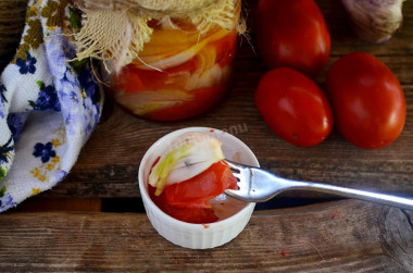 Tomato salad with onion preparations for winter