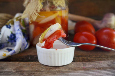 Tomato salad with onion preparations for winter