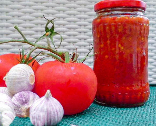 Bitter pepper and tomato adjika for winter