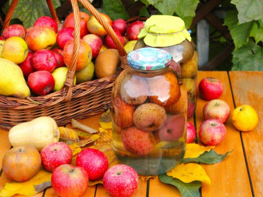 Apple compote 3 liter jar for winter