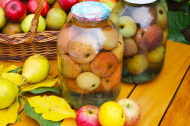 Apple compote 3 liter jar for winter