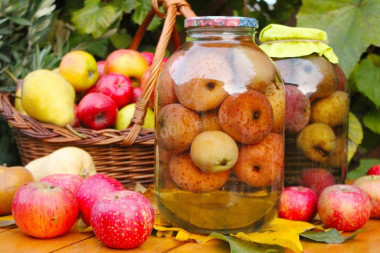 Apple compote 3 liter jar for winter