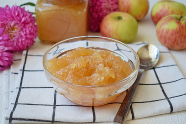 Simple apple jam for winter with a blender