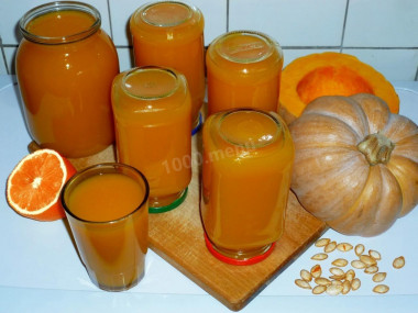 Pumpkin juice with orange for winter