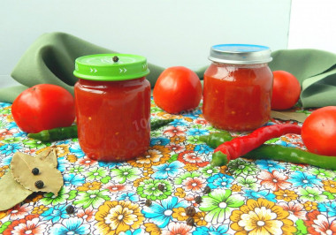 Tomato juice through a meat grinder for winter