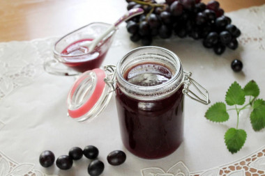 Seedless grape jam for winter