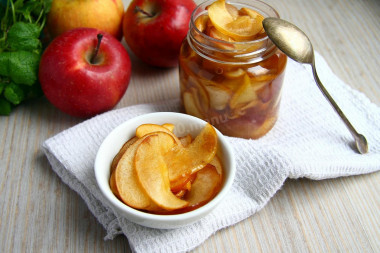 Five-minute apple jam