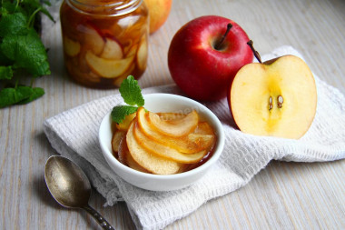 Five-minute apple jam