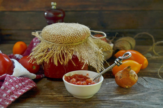 Tomatoes and peppers through a meat grinder for the winter