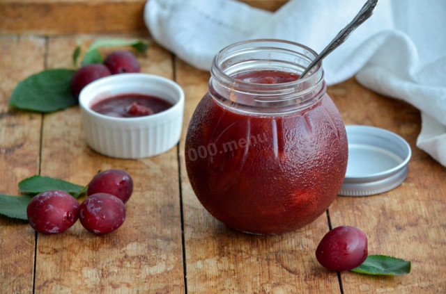 Plum jam with cocoa