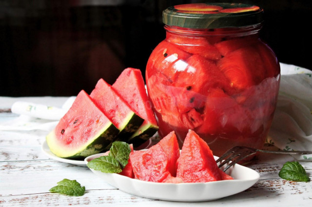 Watermelons in jars for winter without sterilization