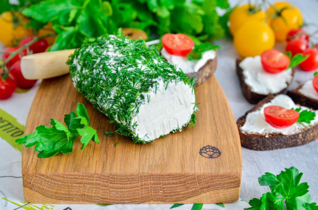 Cottage cheese made at home from kefir and sour cream