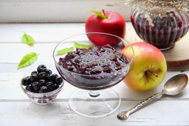 Chokeberry jam with apples