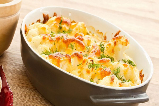 Cauliflower in cream sauce with Dijon mustard