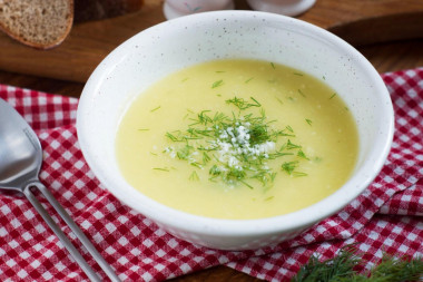 Cream soup of zucchini without cream with potatoes