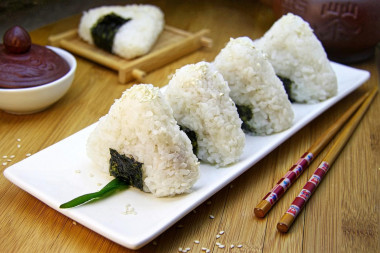 Onigiri with canned tuna