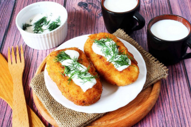 Potato chips with minced chicken