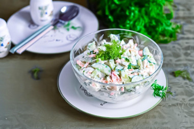 Salad with squid, cheese and white yogurt