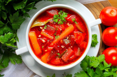 Beetroot and pickled cucumber soup