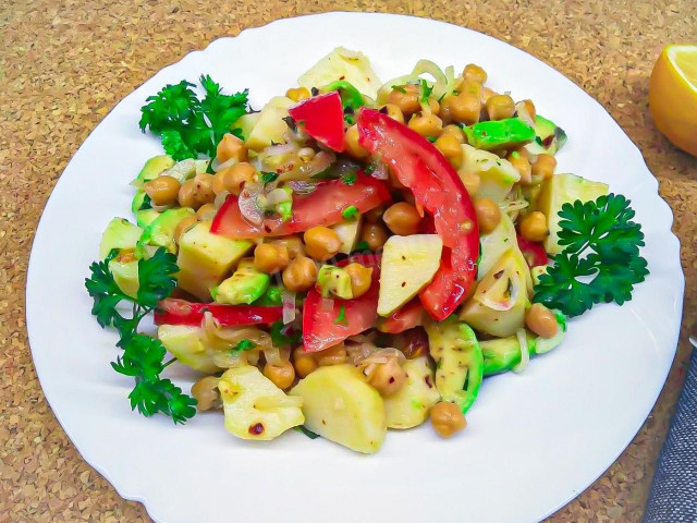 Potato salad with chickpeas, tomatoes and avocado