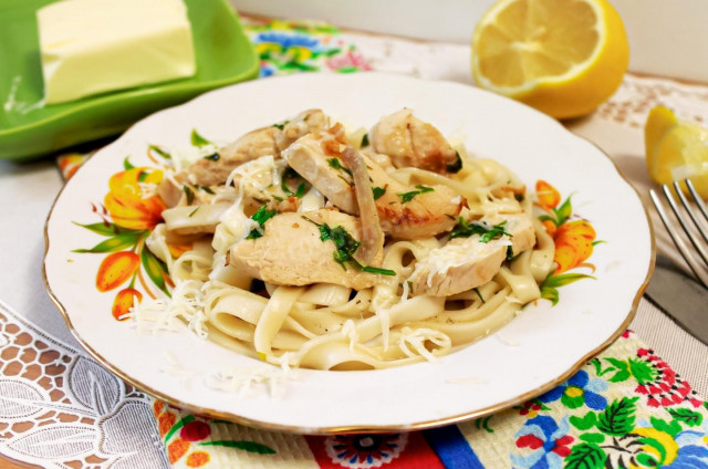 Linguine with chicken