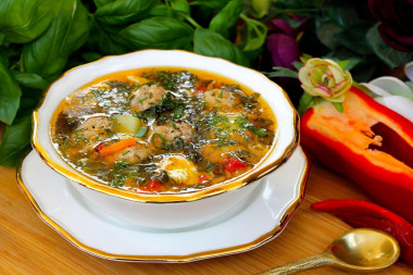 Sorrel soup with meatballs