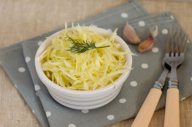 Cabbage salad with garlic