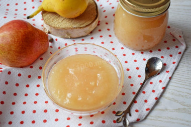 Red pear jam with sugar