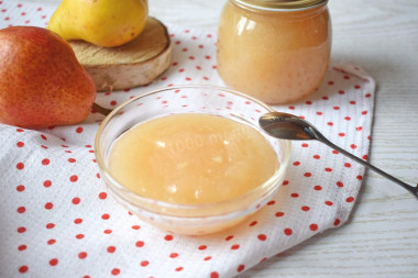 Red pear jam with sugar