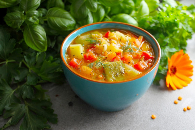 Red lentil and string bean soup