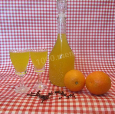 Orange-clove liqueur