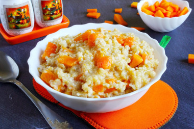 Wheat porridge with pumpkin in milk