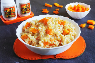 Wheat porridge with pumpkin in milk