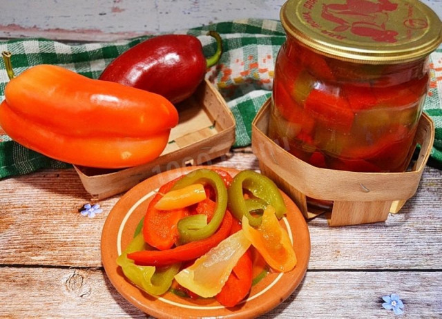 Pickled bell pepper with sunflower oil for winter