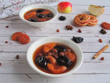 Sweet dried fruit soup