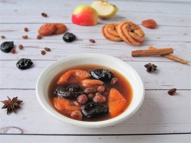 Sweet dried fruit soup