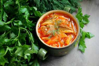 Borscht with porcini mushrooms