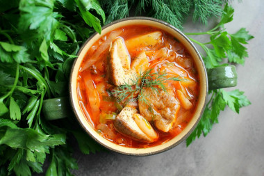 Borscht with porcini mushrooms