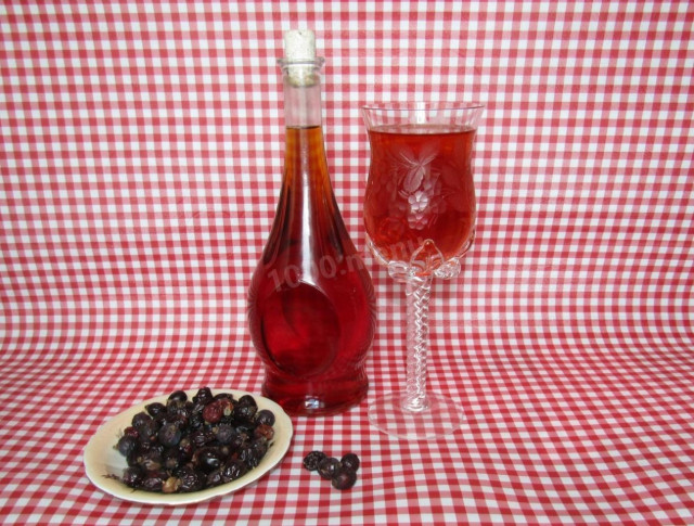 Rosehip wine